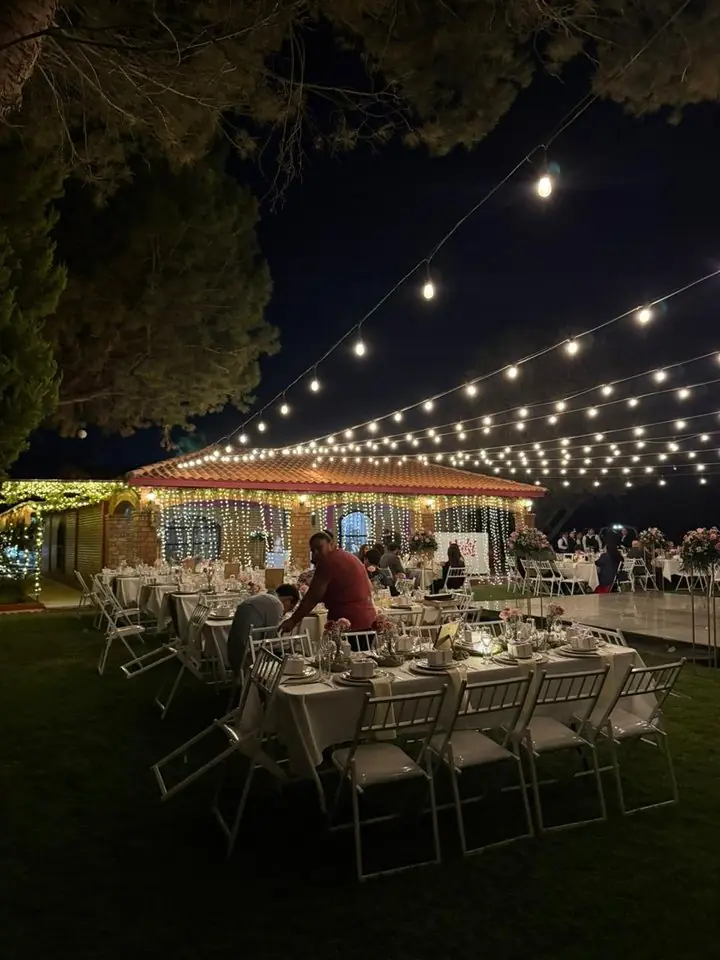 La Nogalera de noche